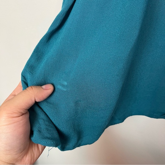 Torrid Dark Teal Criss Cross 3/4 Sleeves Blouse Size 1X Women - Picture 6 of 11